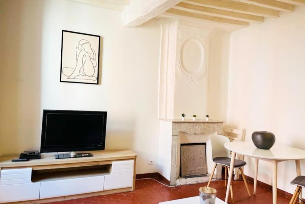 Appartement Situe Place Des Arcades A Biot A 4 Min De La Mer Et Des Plages Exterior foto