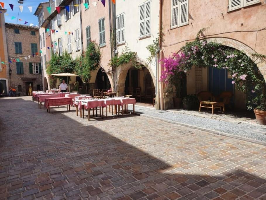 Appartement Situe Place Des Arcades A Biot A 4 Min De La Mer Et Des Plages Exterior foto